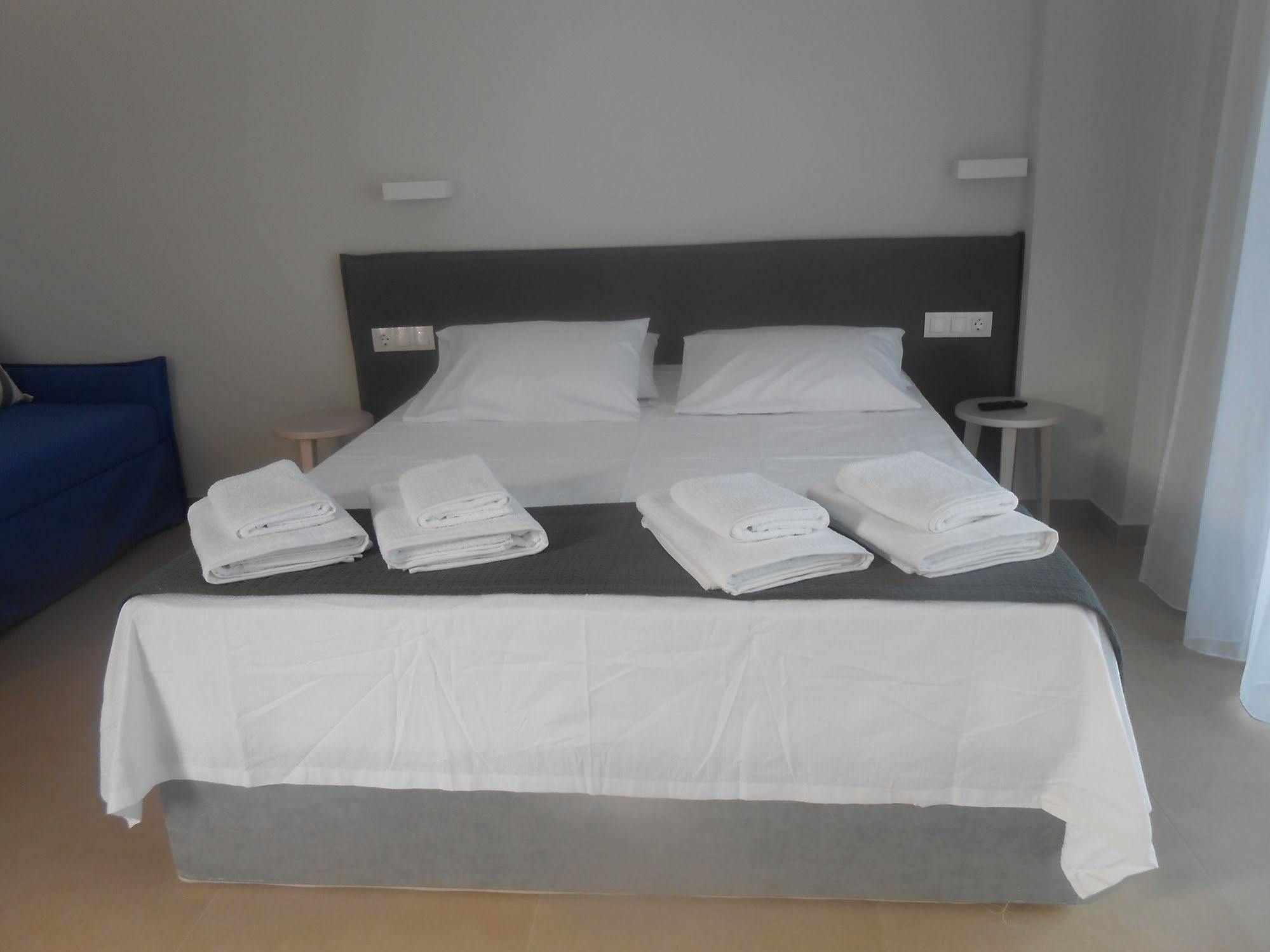 Hôtel Blue Horizon à Paleóchora Extérieur photo